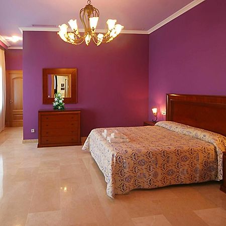 Villa With 4 Bedrooms In Las Lagunas De Mijas, With Wonderful Mountain エクステリア 写真